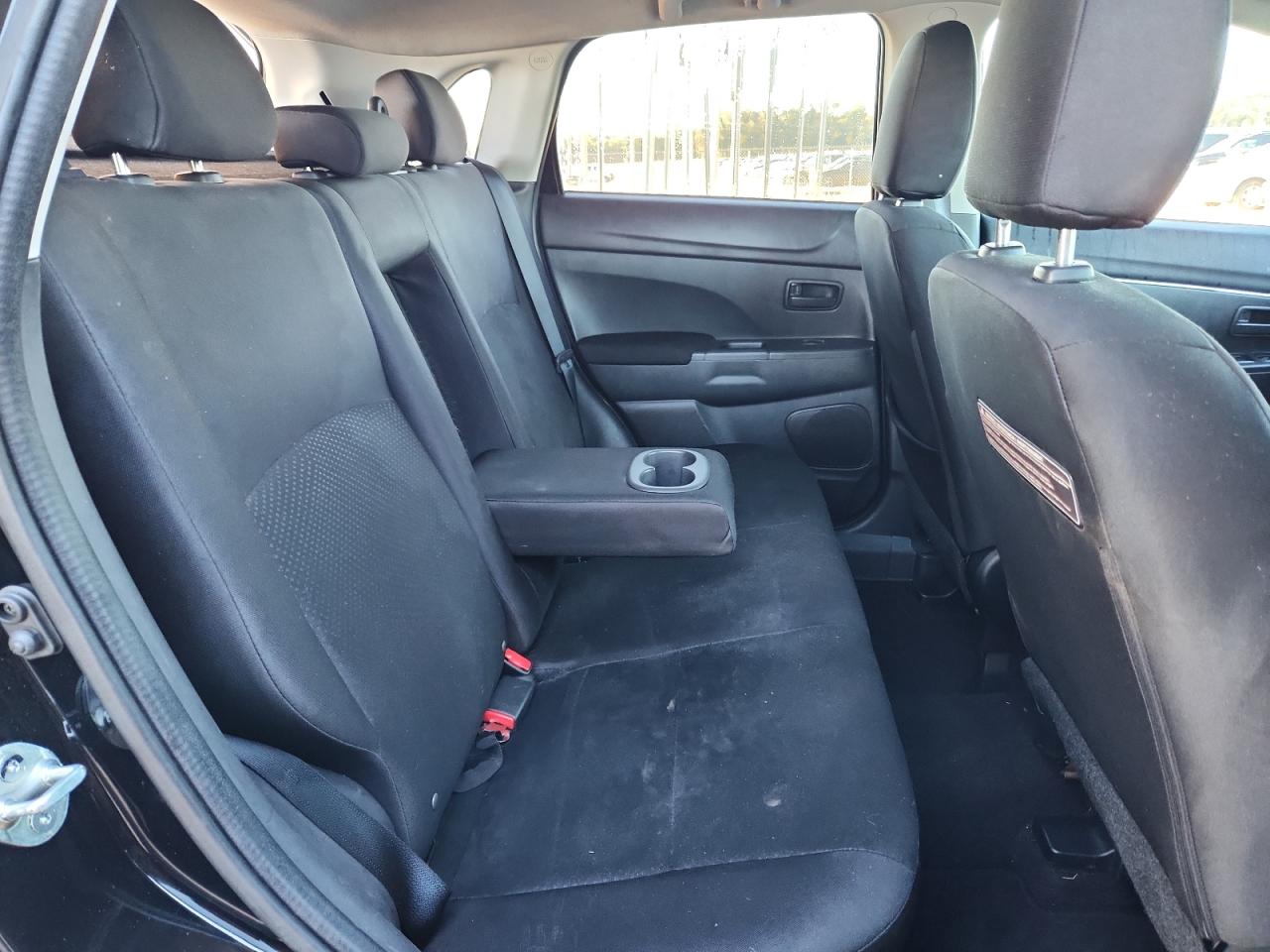 MITSUBISHI OUTLANDER ES