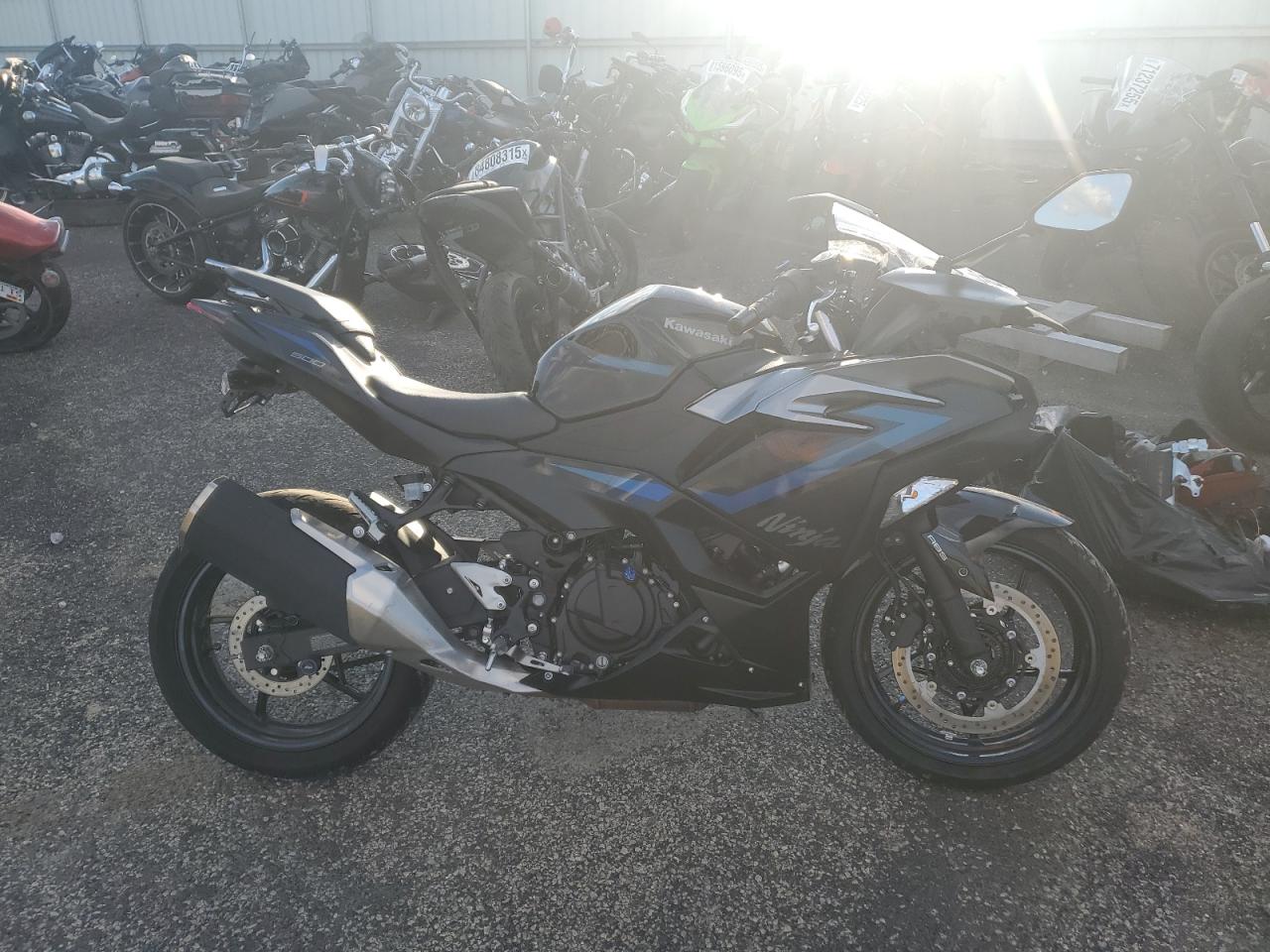 Lot #3309620602 2025 KAWASAKI EX500