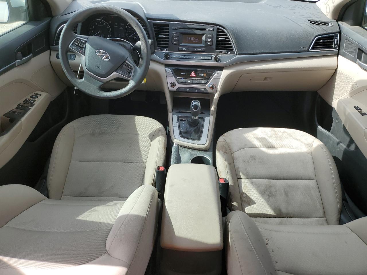 HYUNDAI ELANTRA SE