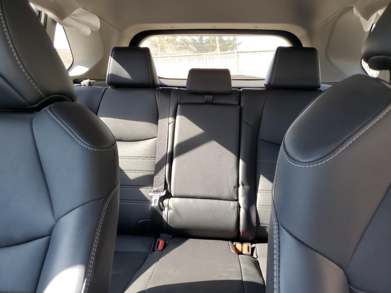 TOYOTA RAV4 XLE PREMIUM