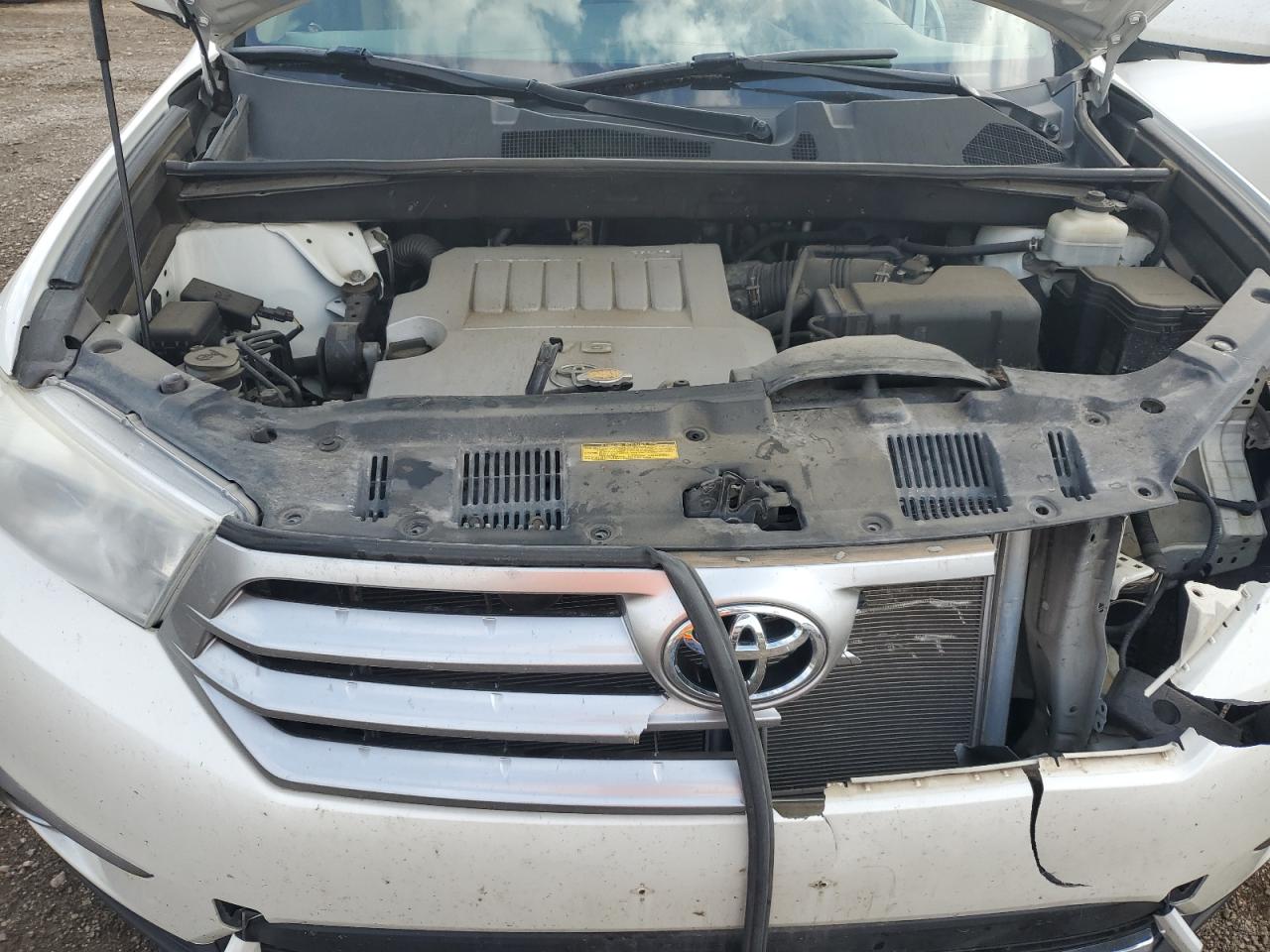 TOYOTA HIGHLANDER LIMITED