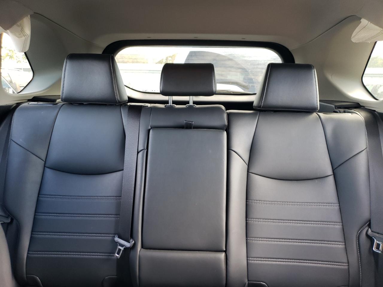 TOYOTA RAV4 XLE PREMIUM