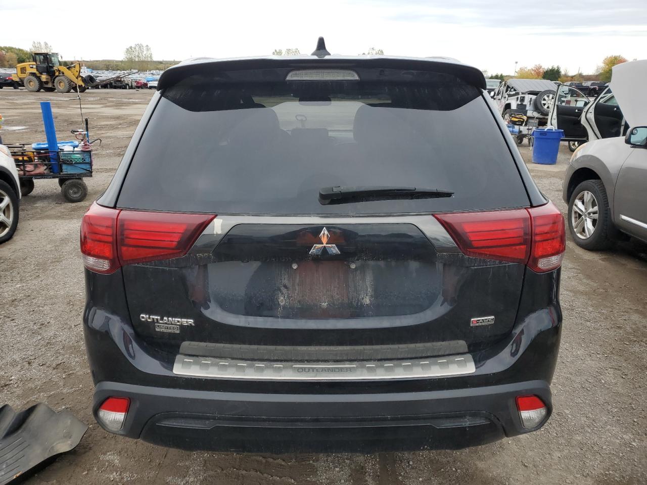 MITSUBISHI OUTLANDER SE
