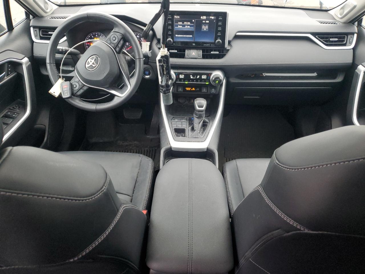 TOYOTA RAV4 XLE PREMIUM