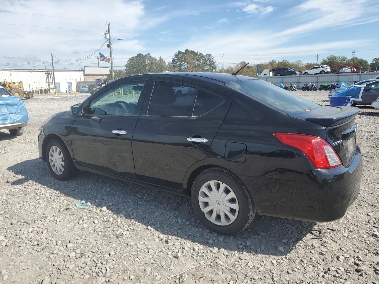 NISSAN VERSA S