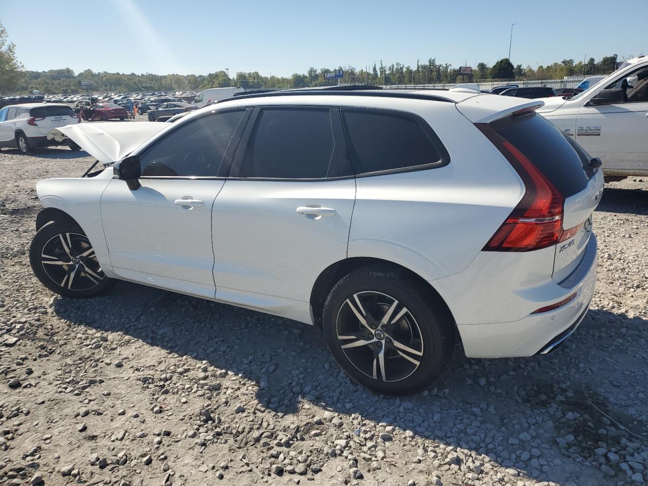 VOLVO XC60 T5 R-DESIGN