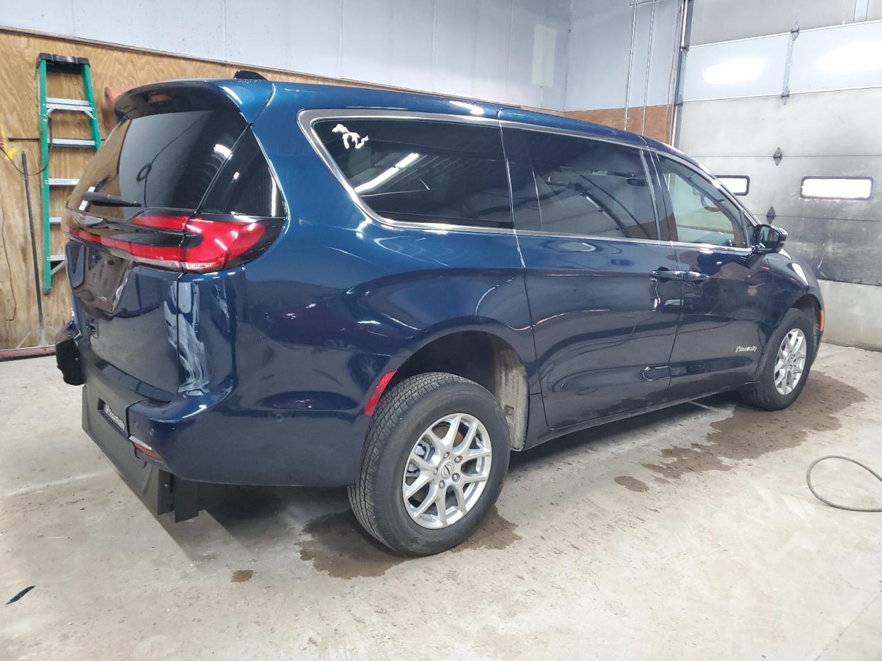 CHRYSLER PACIFICA SELECT