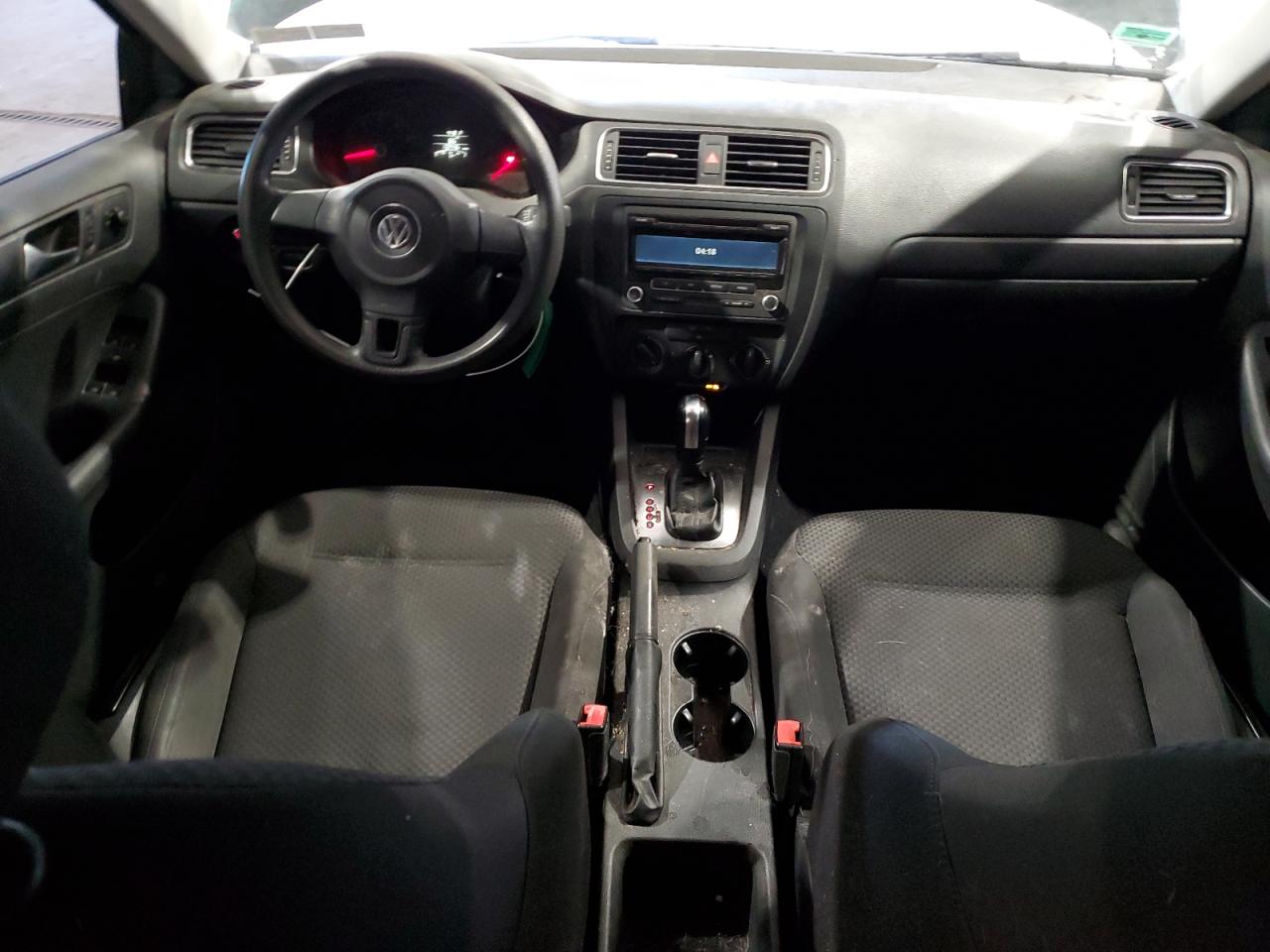 VOLKSWAGEN JETTA BASE