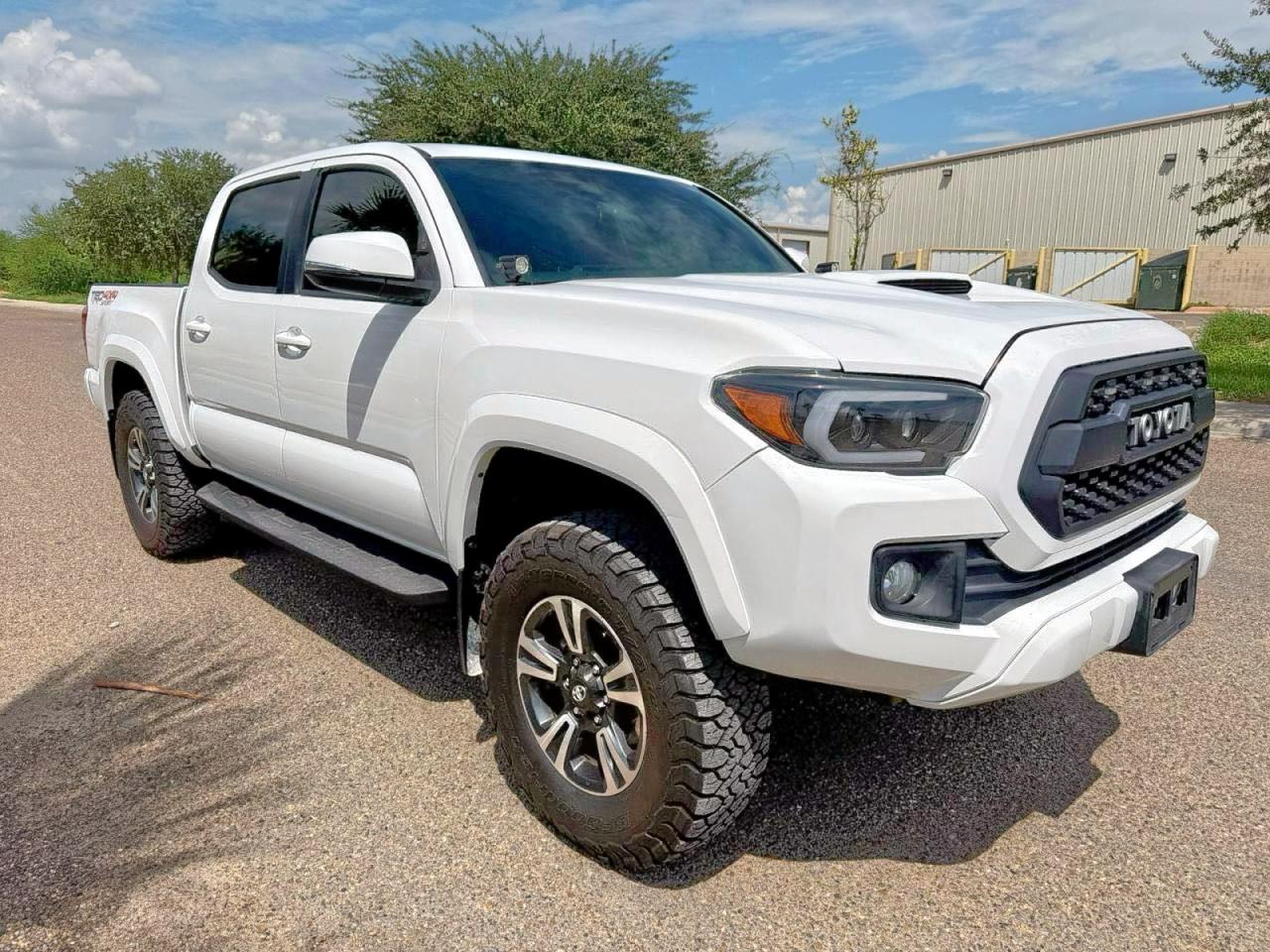TOYOTA TACOMA DOUBLE CAB