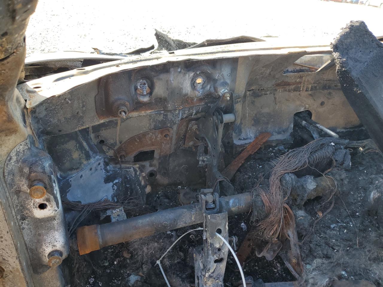 Lot #3290192207 2009 VOLVO C70 T5