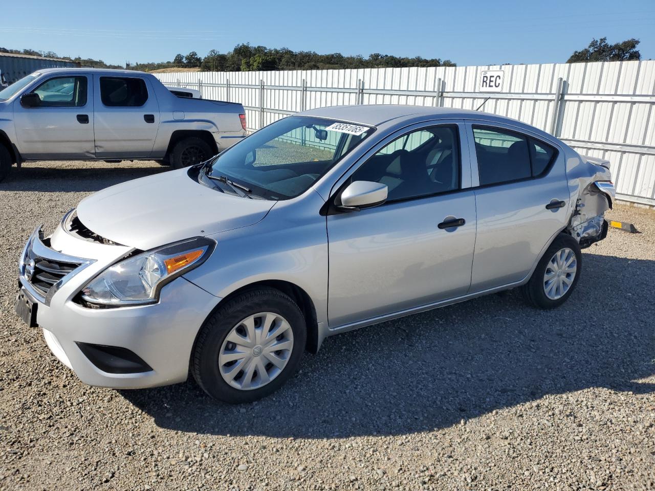 NISSAN VERSA S