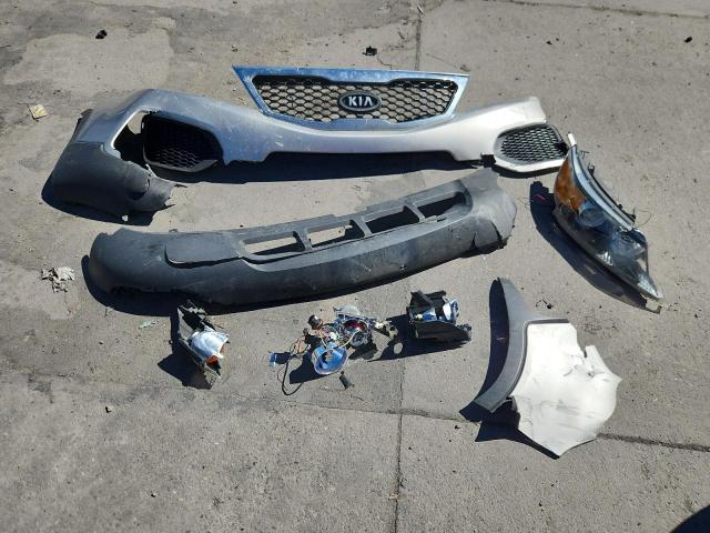 2013 KIA SORENTO LX - 5XYKTDA66DG410439