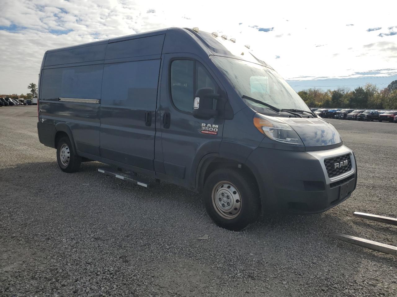 Lot #3310445301 2021 FORD F59