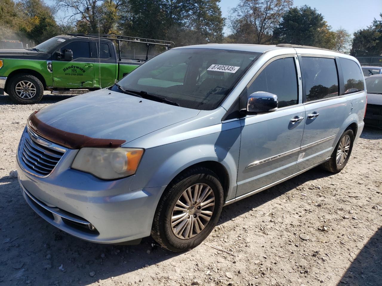 CHRYSLER TOWN & COUNTRY TOURING L