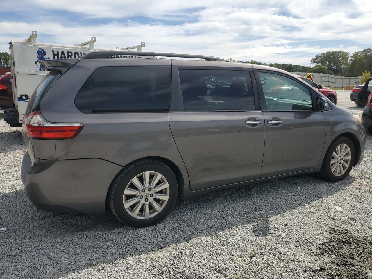 TOYOTA SIENNA XLE