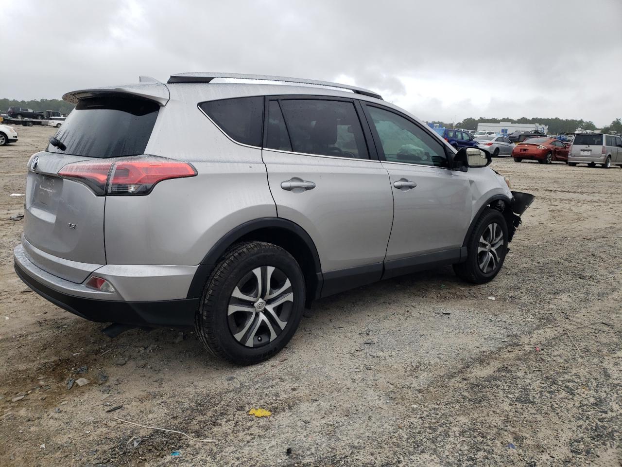 TOYOTA RAV4 LE