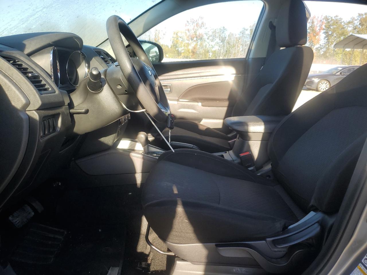 MITSUBISHI OUTLANDER ES