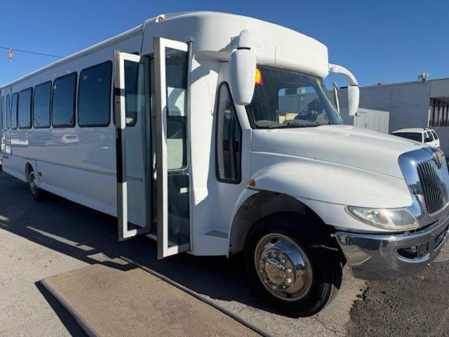 Global Auto Auctions: 2009 IC CORPORATION 3000 HC