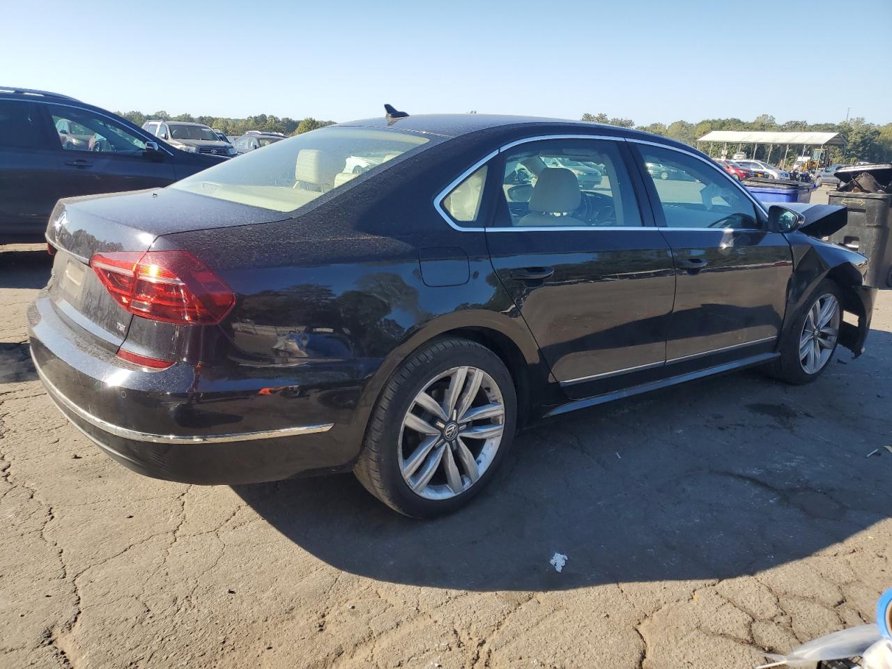 VOLKSWAGEN PASSAT SEL PREMIUM