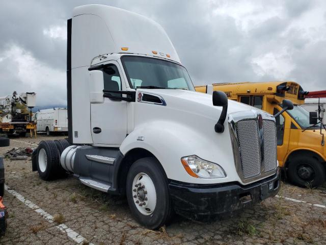 Global Auto Auctions: 2016 KENWORTH T680