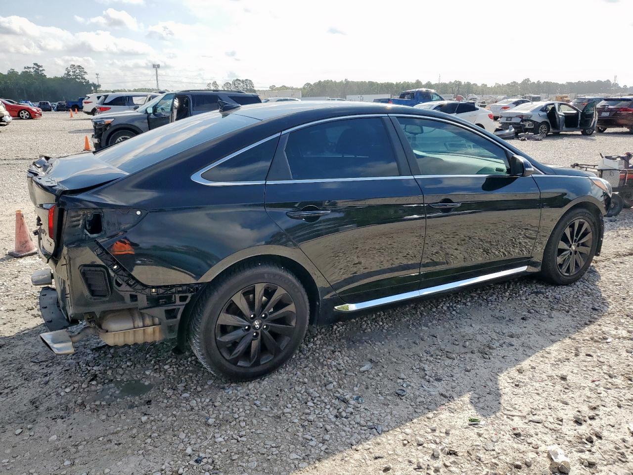 HYUNDAI SONATA SPORT