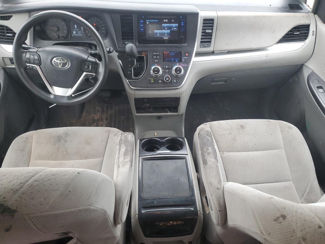 Lot #3286811221 2017 TOYOTA SIENNA LE