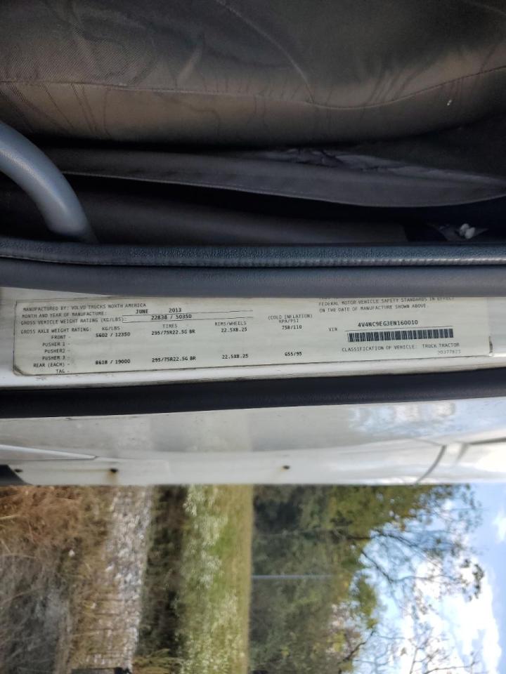 Lot #3269067090 2014 VOLVO VNL