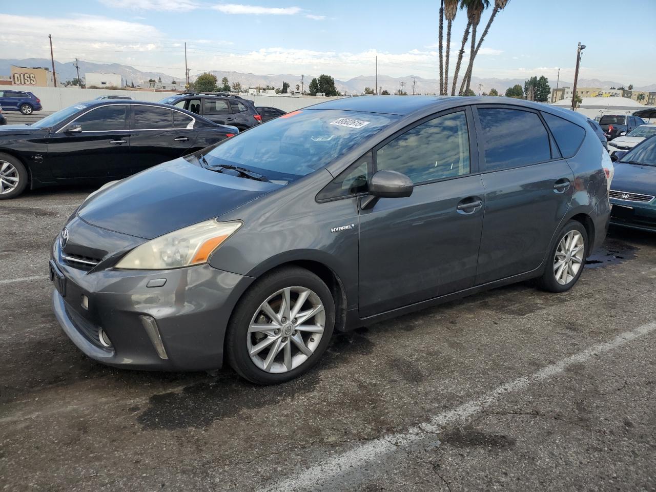 TOYOTA PRIUS V