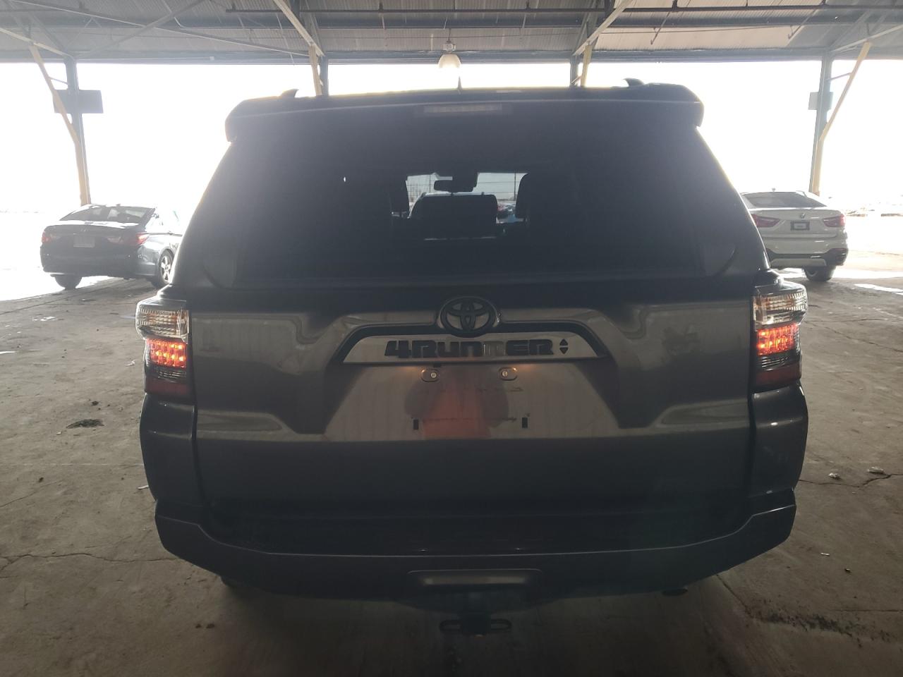 TOYOTA 4RUNNER SR5