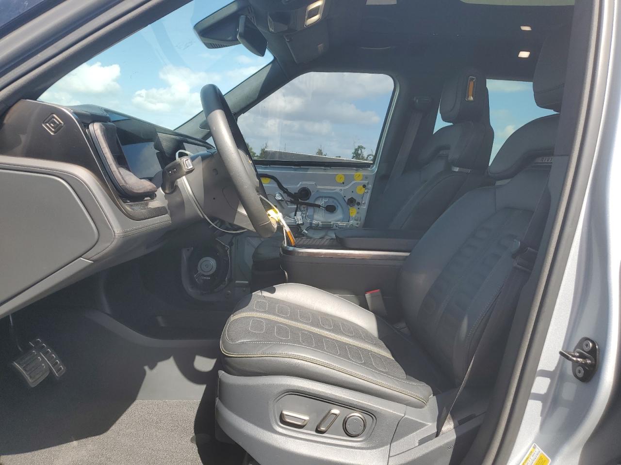 RIVIAN R1T ADVENTURE