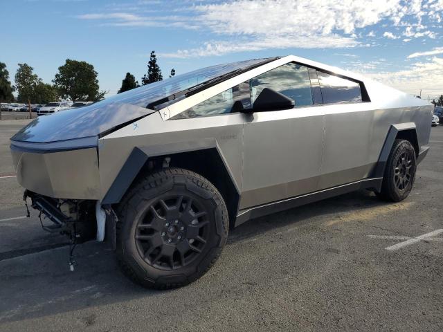 TESLA CYBERTRUCK