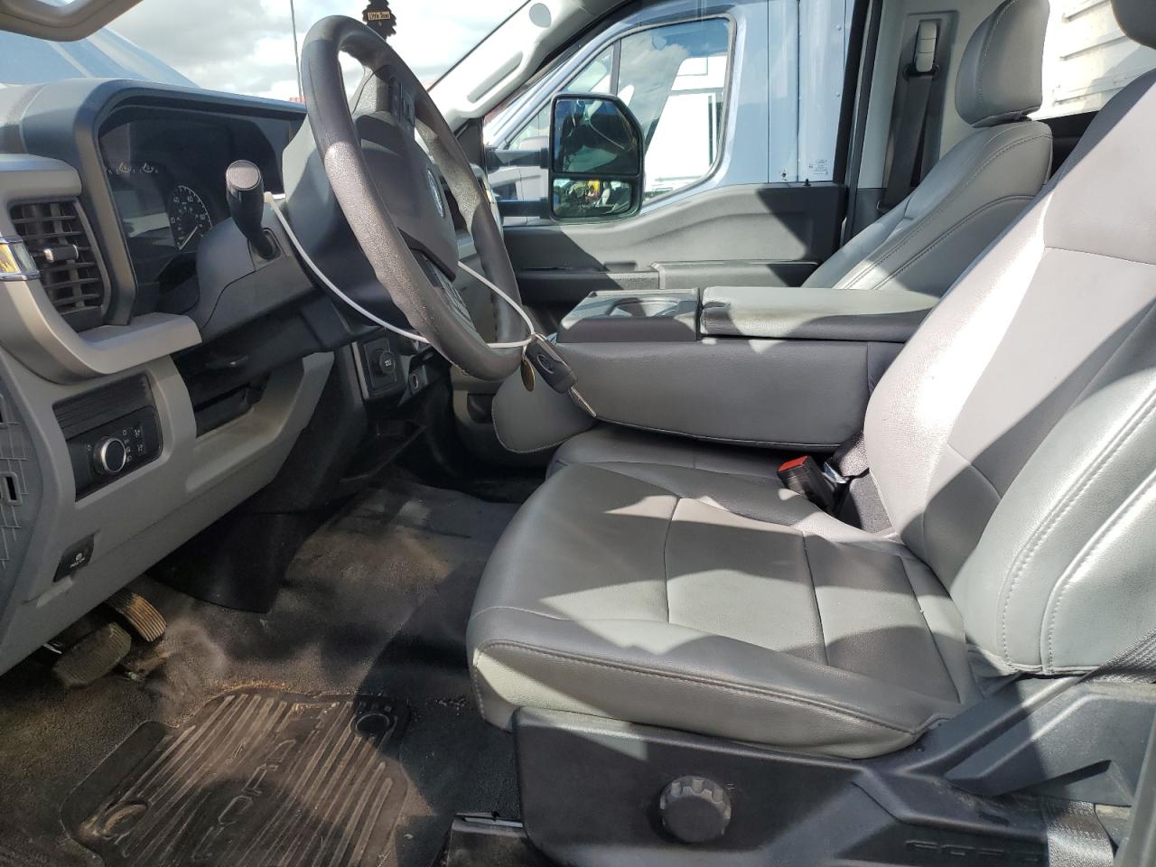 FORD F-350 SUPER DUTY