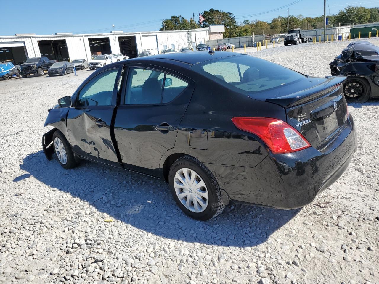 NISSAN VERSA S