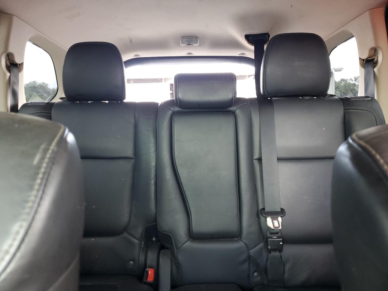 MITSUBISHI OUTLANDER SE