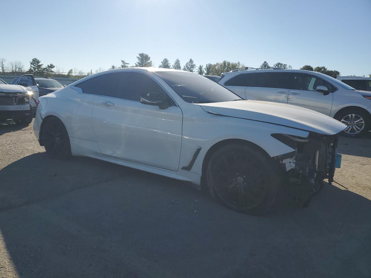 INFINITI Q60 LUXE 300