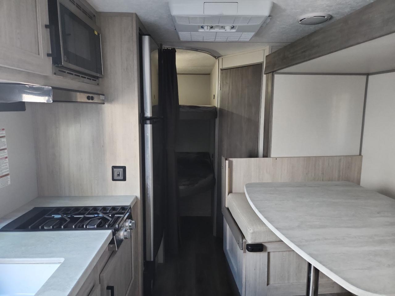 Lot #3296679037 2024 COACH CATALINA