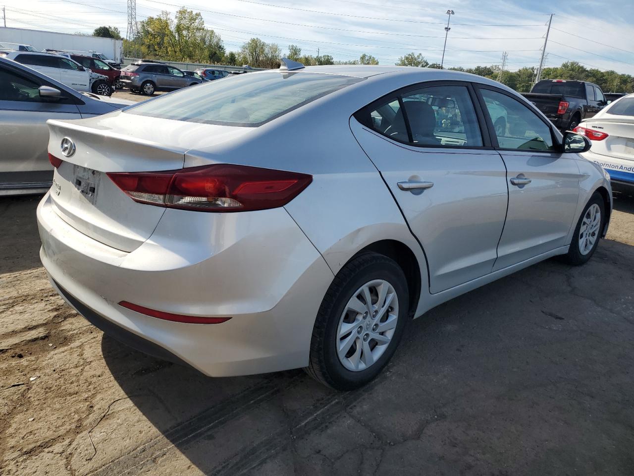 HYUNDAI ELANTRA SE