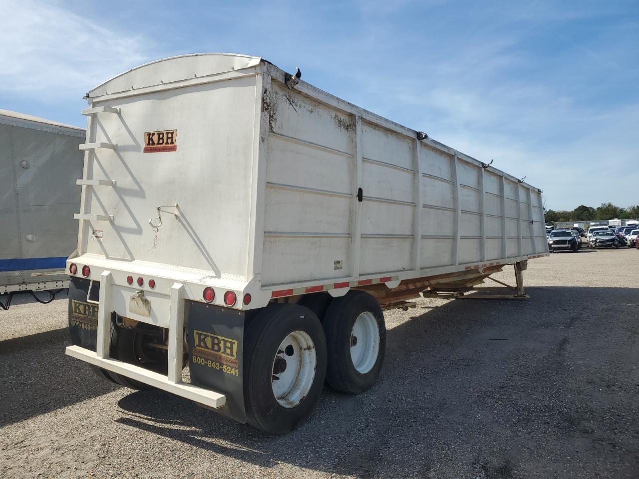 Lot #3301709361 2010 KBH HOPPER