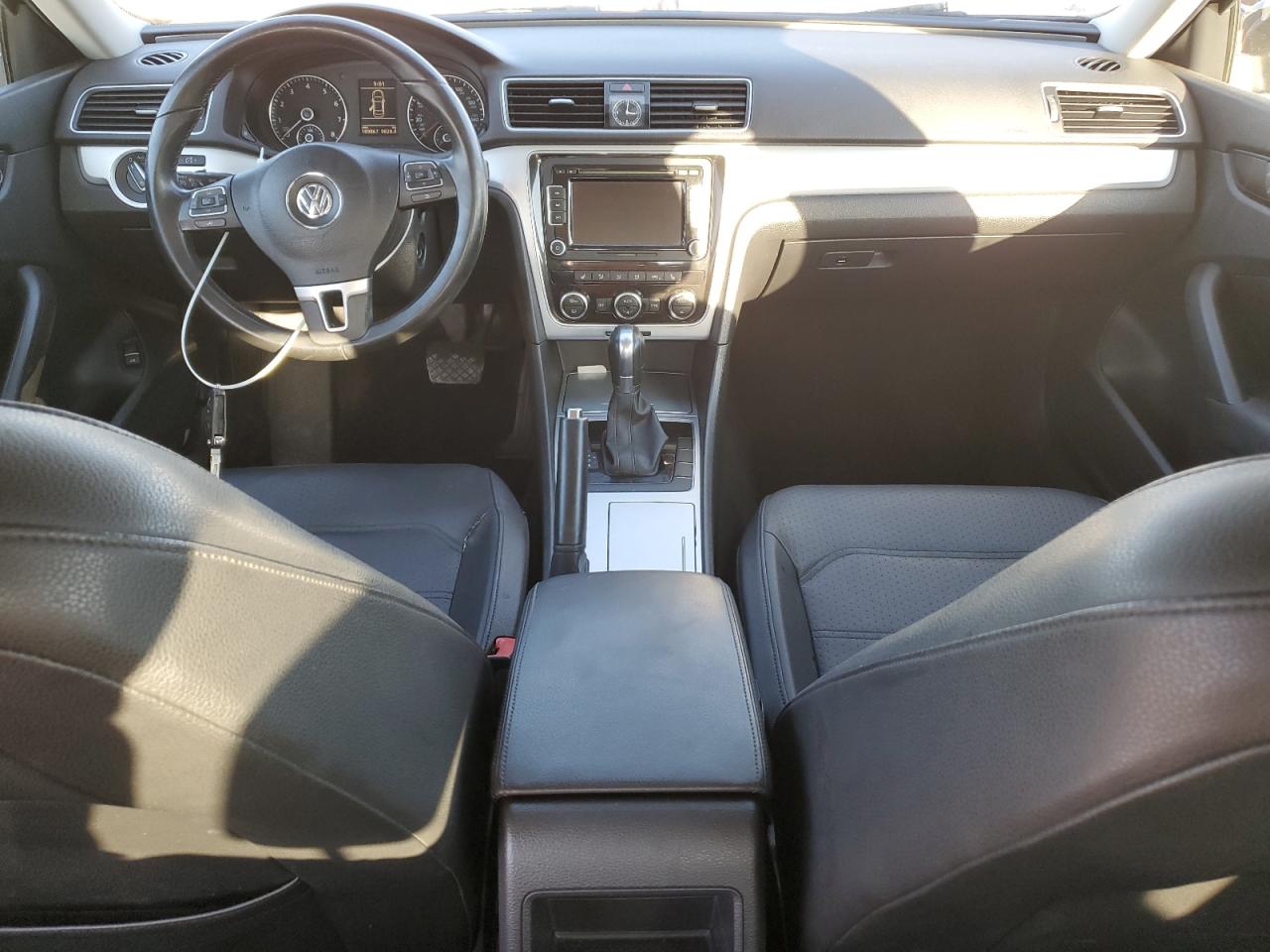 VOLKSWAGEN PASSAT SE