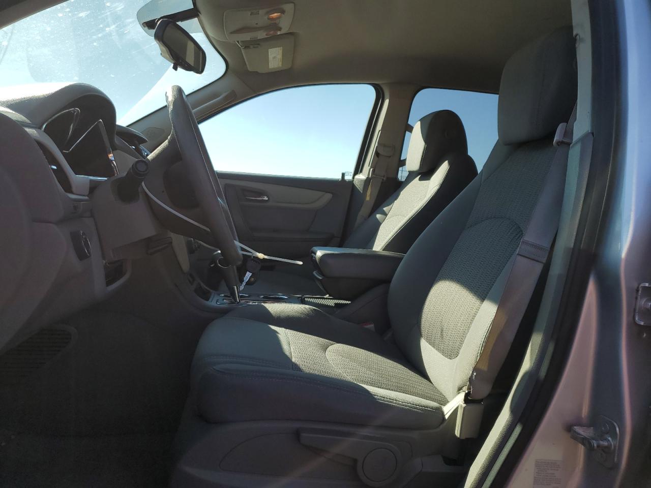 CHEVROLET TRAVERSE LS