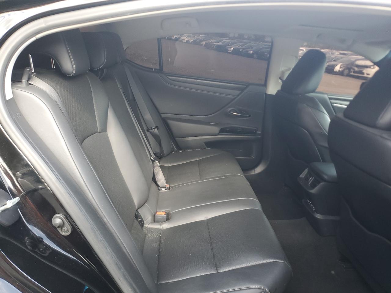 LEXUS ES 300H BASE