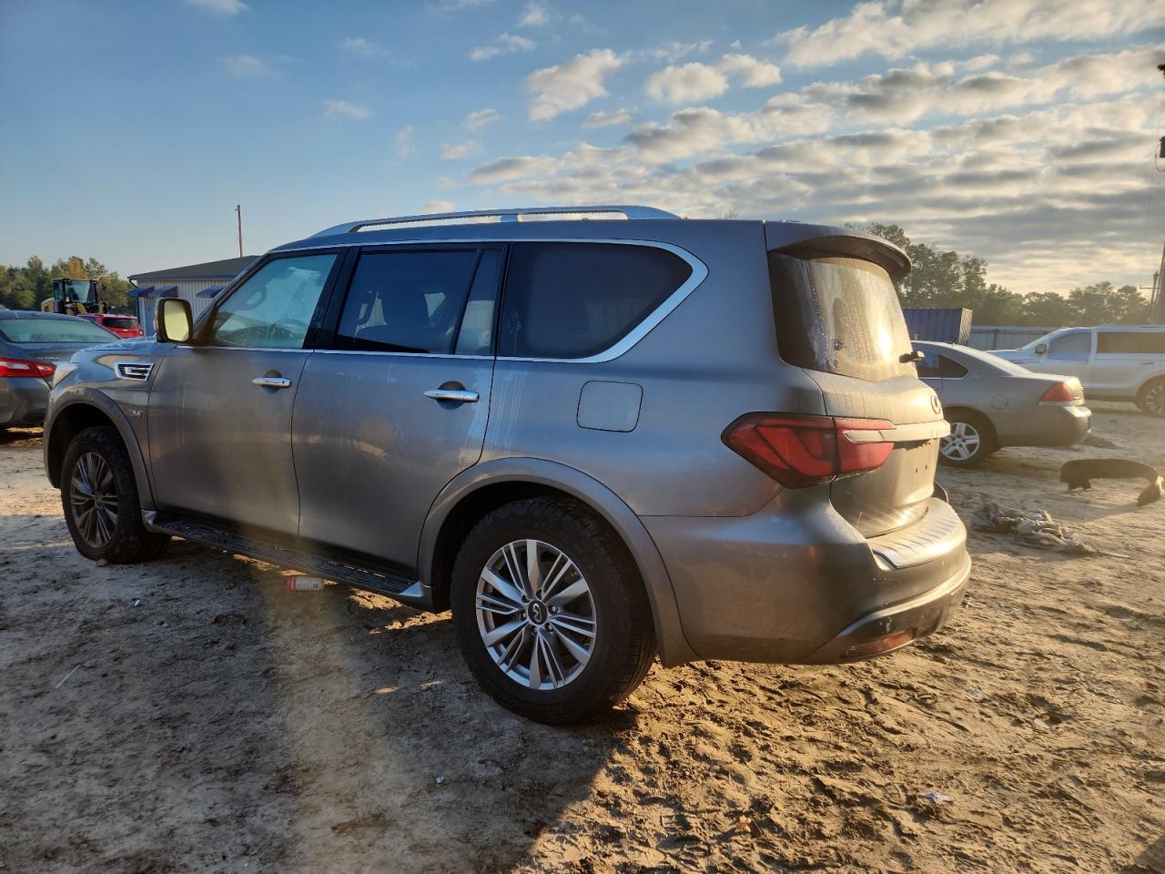 INFINITI QX80 LUXE