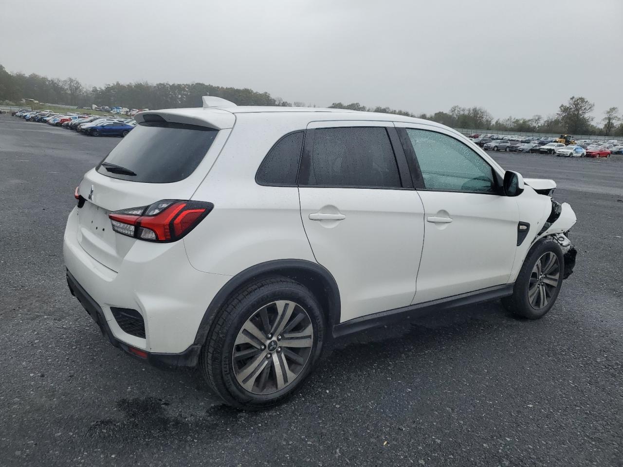 MITSUBISHI OUTLANDER ES