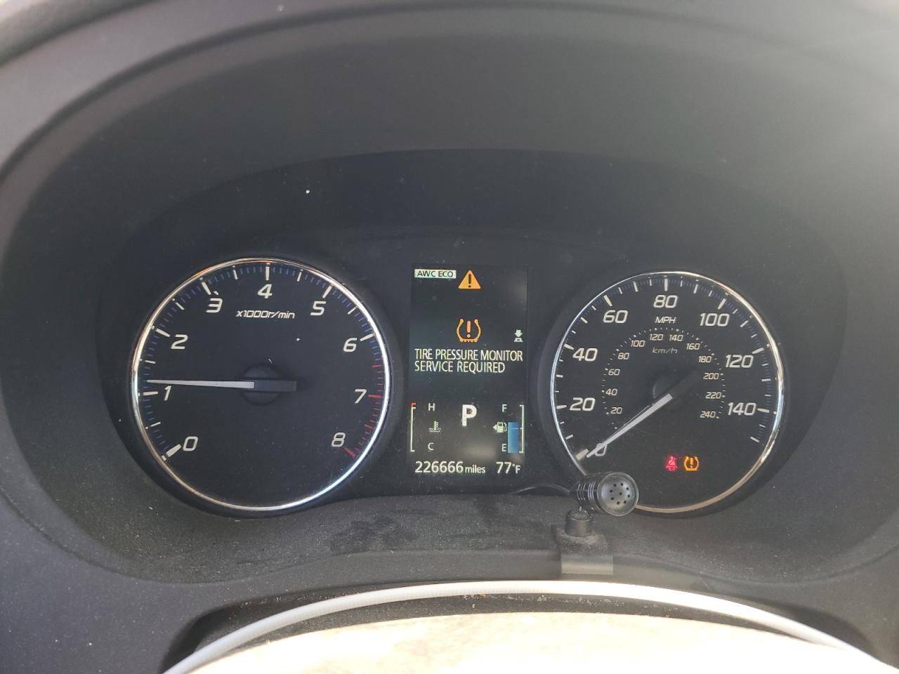 MITSUBISHI OUTLANDER SE