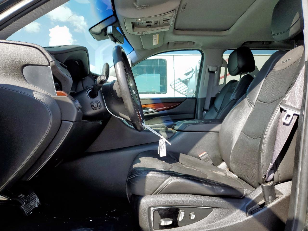 CADILLAC ESCALADE LUXURY