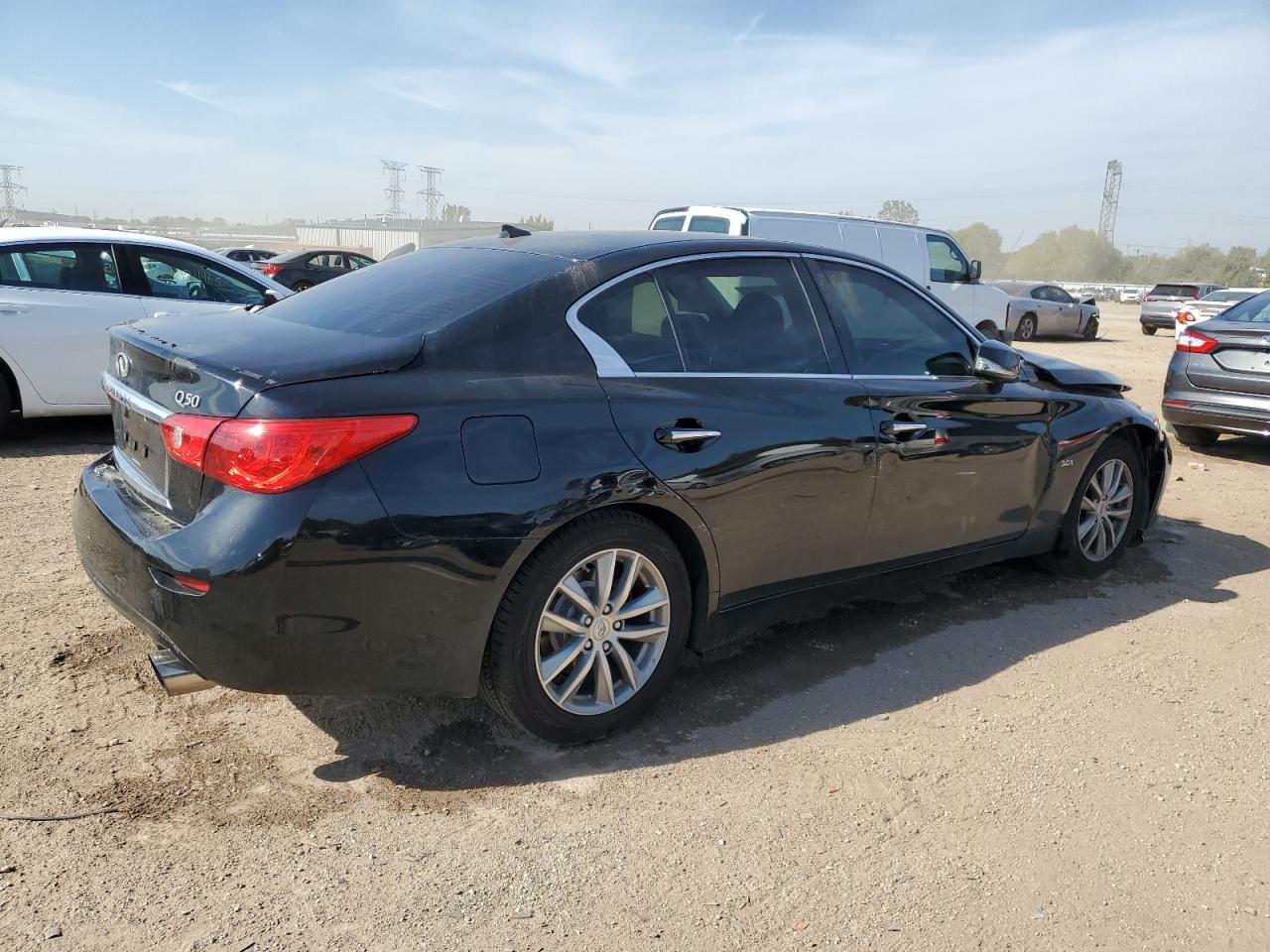 INFINITI Q50 PREMIUM