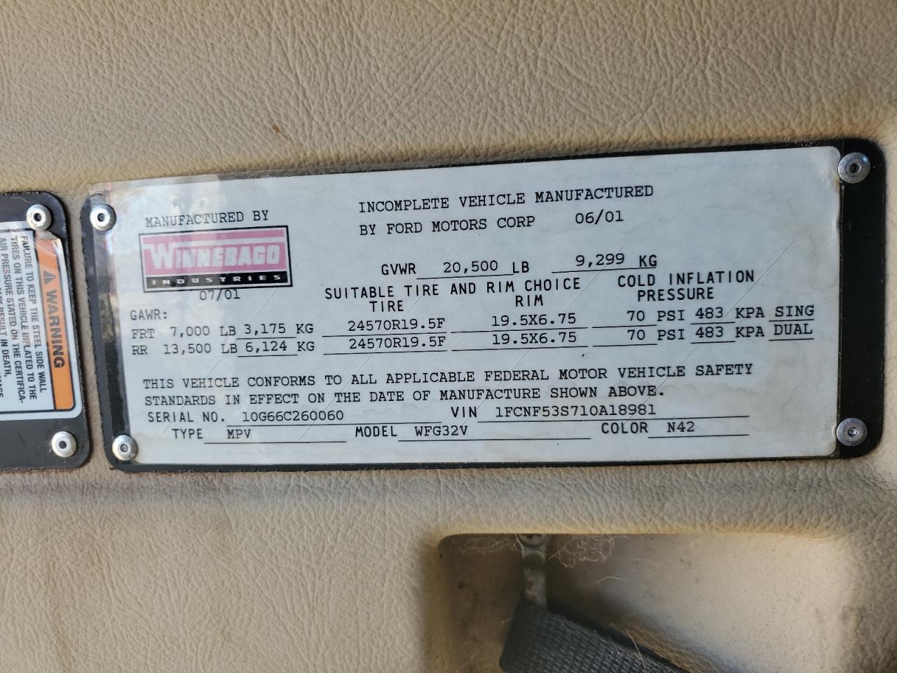 Lot #3282369306 2002 WINNEBAGO ADVENTURER