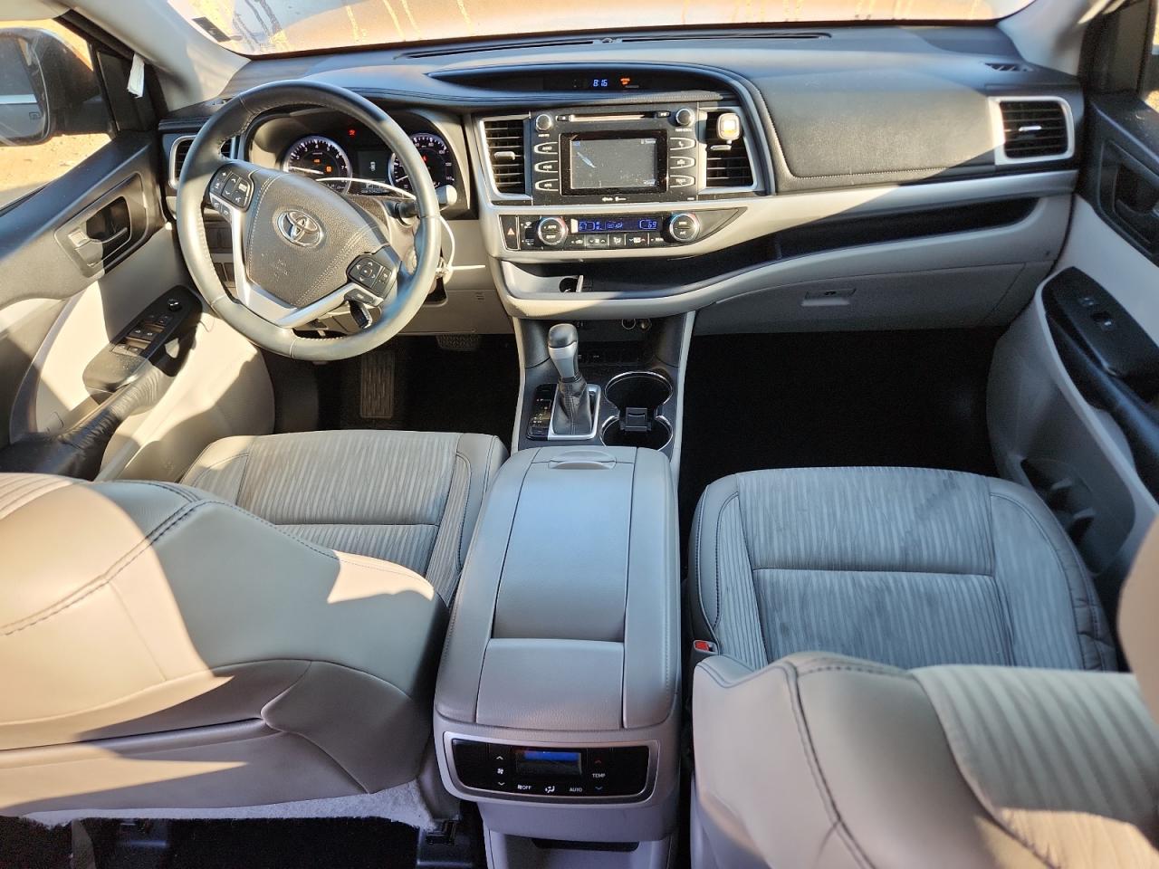 TOYOTA HIGHLANDER LE