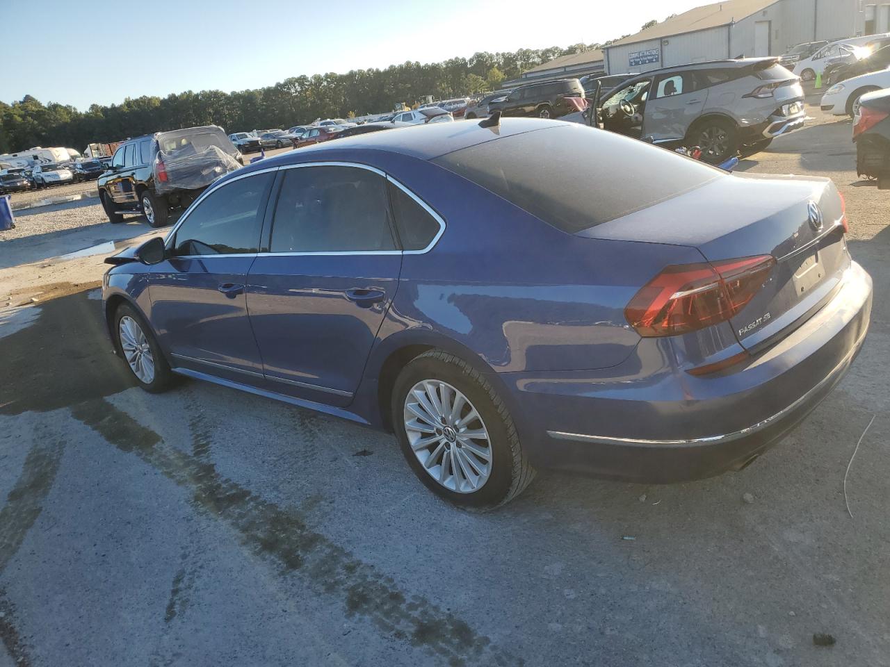 VOLKSWAGEN PASSAT SE