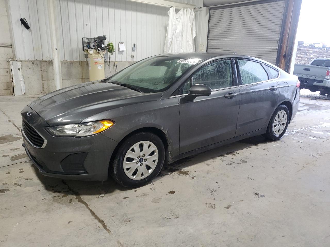 FORD FUSION S